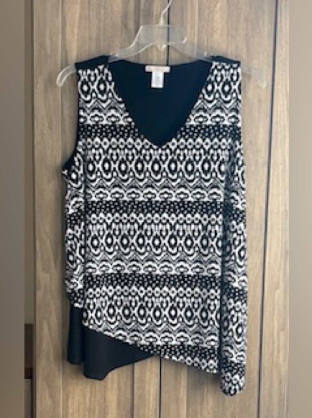 DB Established 1962 Black & White Print Top | 2X